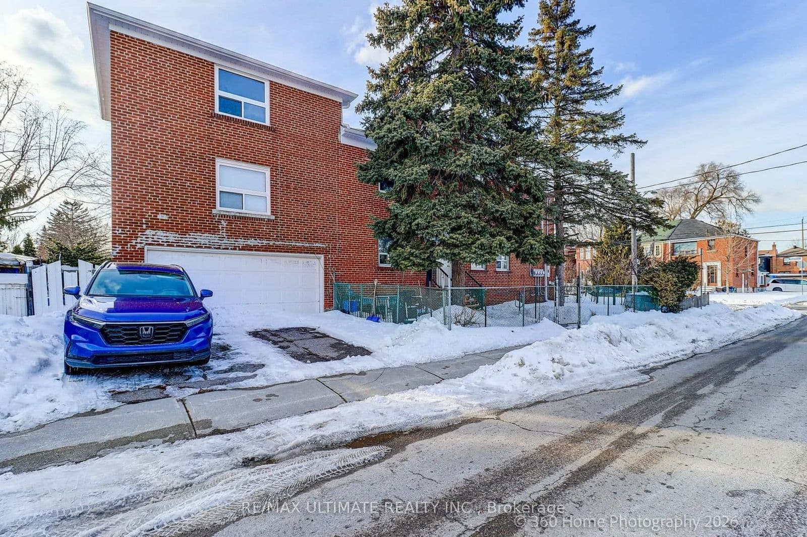 53 Virginia Avenue, Toronto, ON M4C 3H3 - photo 2 of 24