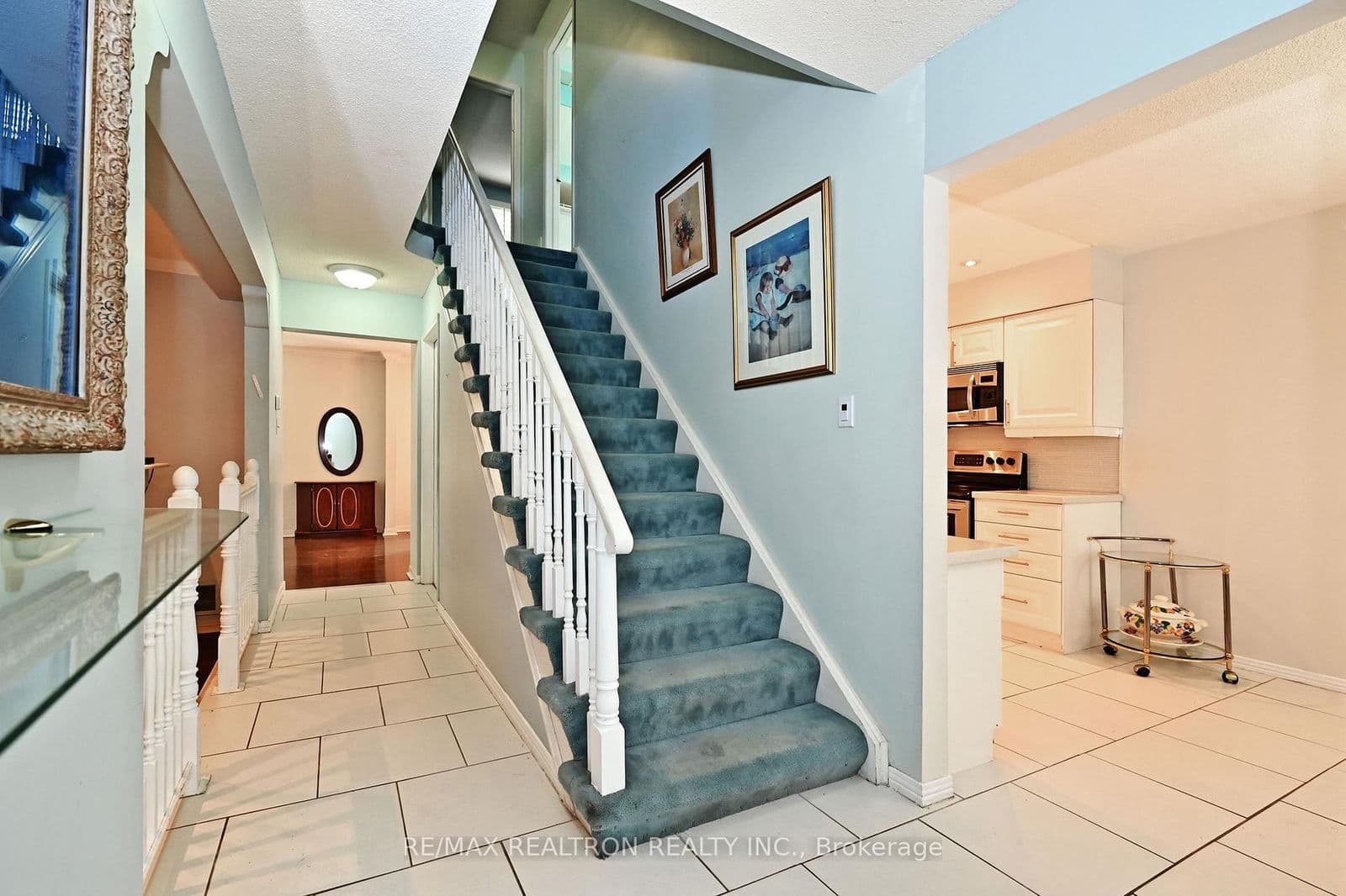 143 Spring Gate Boulevard, Vaughan, ON L4J 3B2 - photo 5 of 44