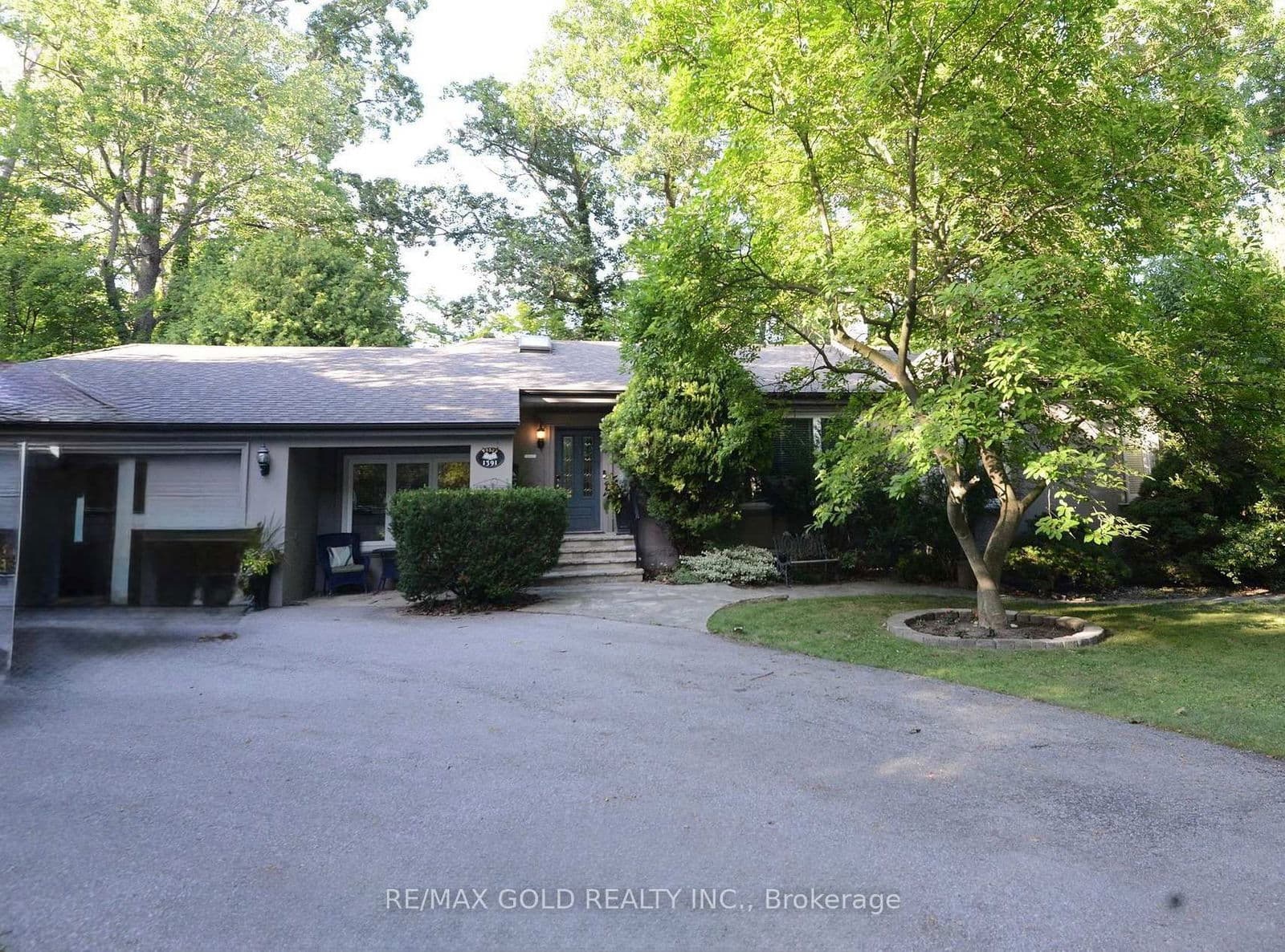 1391 Glenburnie Road, Mississauga, ON L5G 3C7 - photo 2 of 28