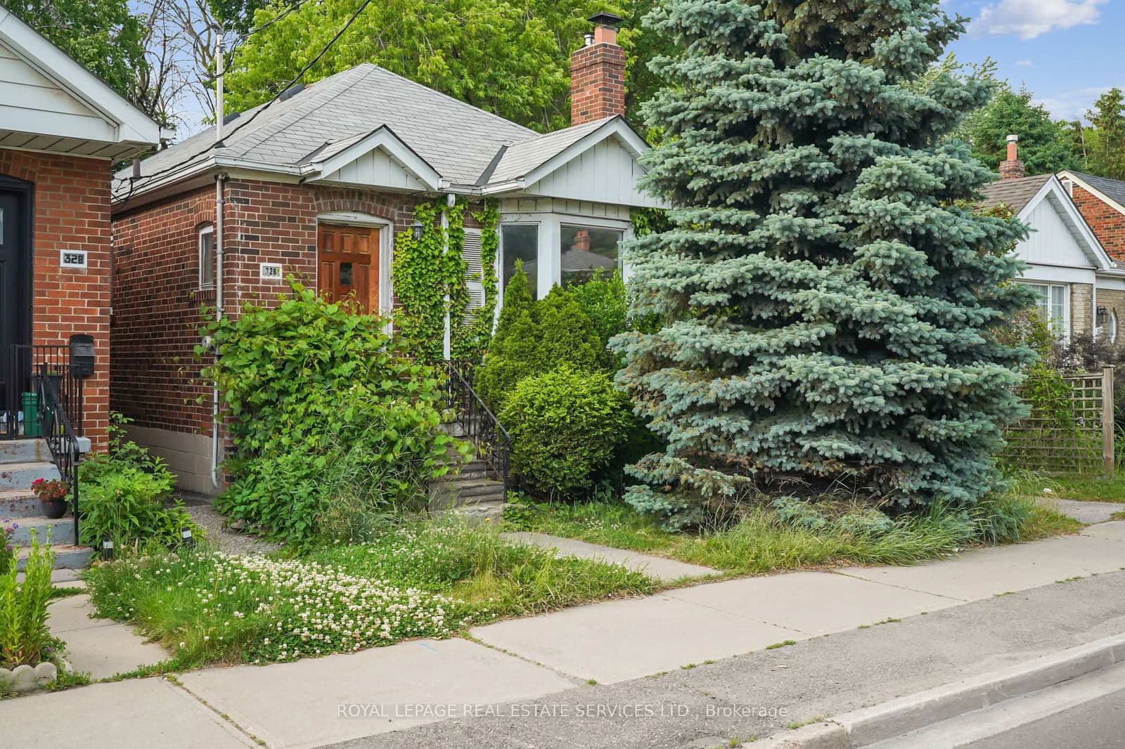 326 Lawrence Avenue, Toronto, ON M5M 1B4 - photo 2 of 26