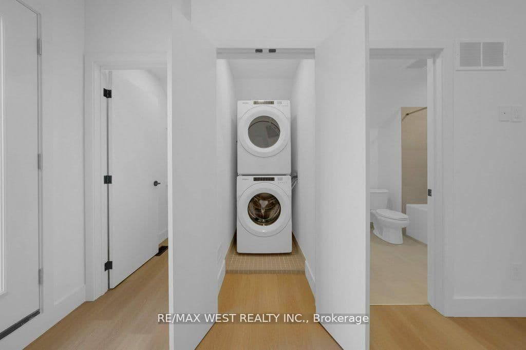 Unit C 502 Atlas Avenue, Toronto, ON M6C 3R3 - photo 10 of 23