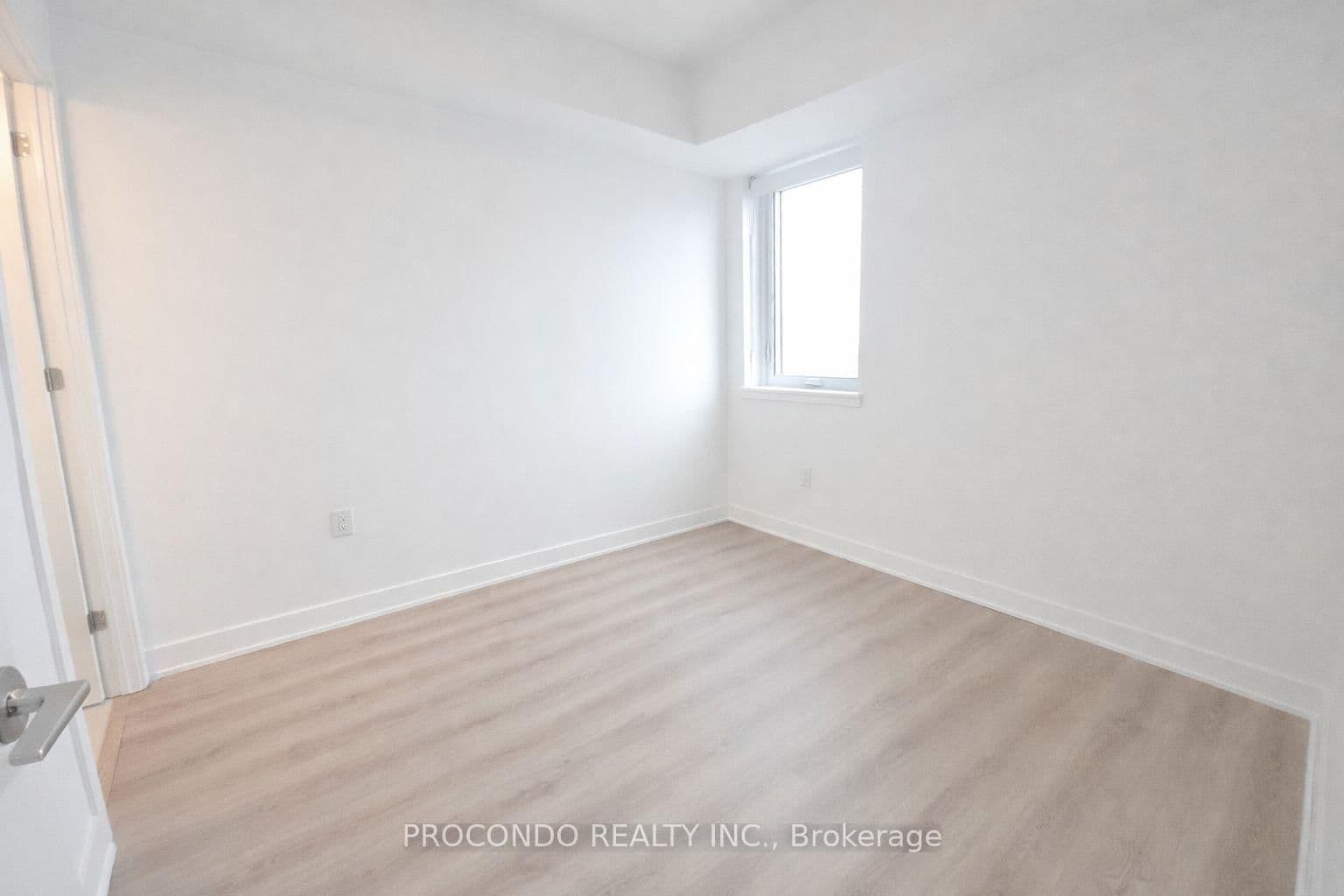 30 Dreamers Way, Toronto, ON M5A 0Y7 - photo 7 of 14