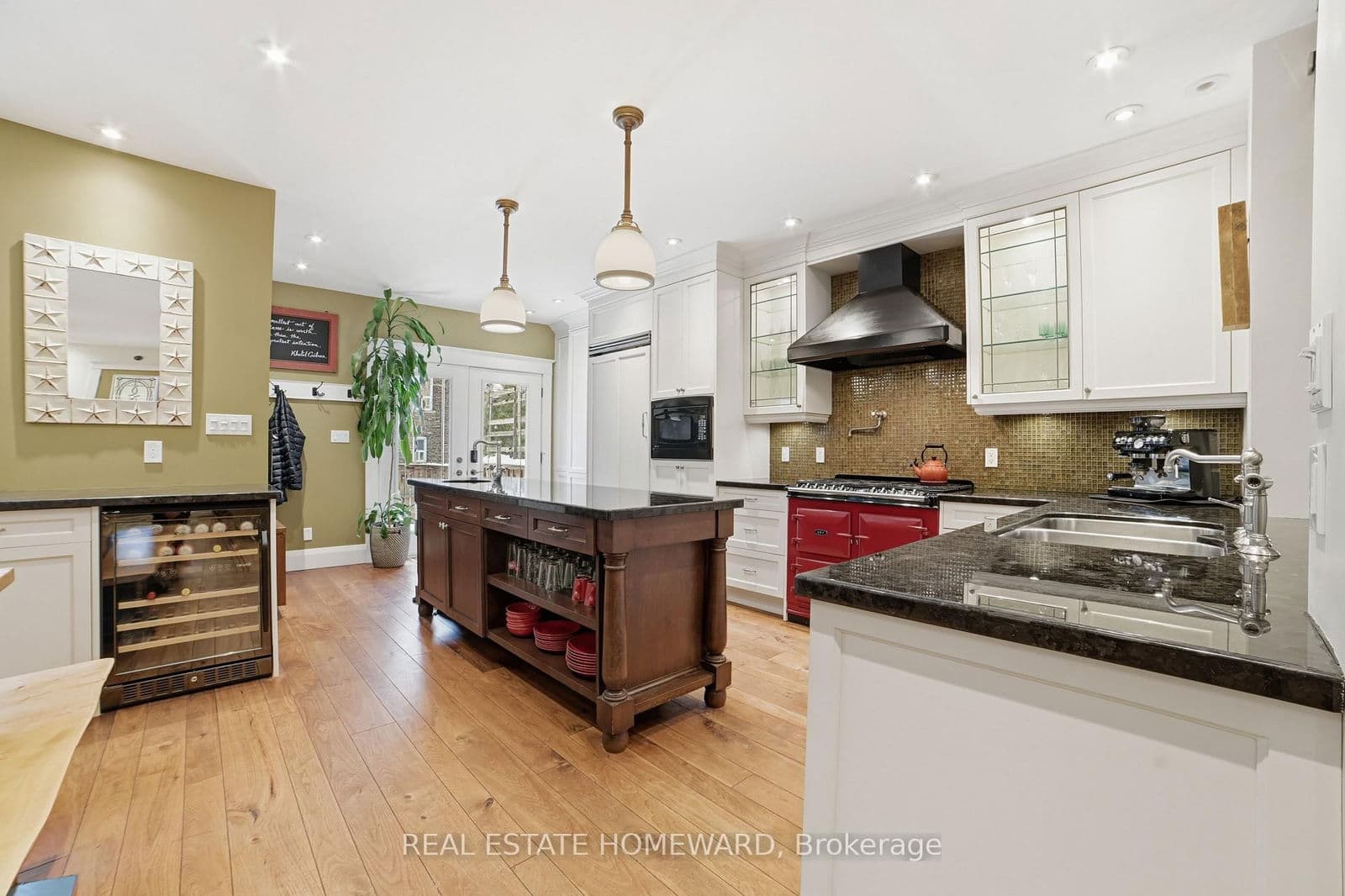 101 Bertmount Avenue, Toronto, ON M4M 2X8 - photo 7 of 35