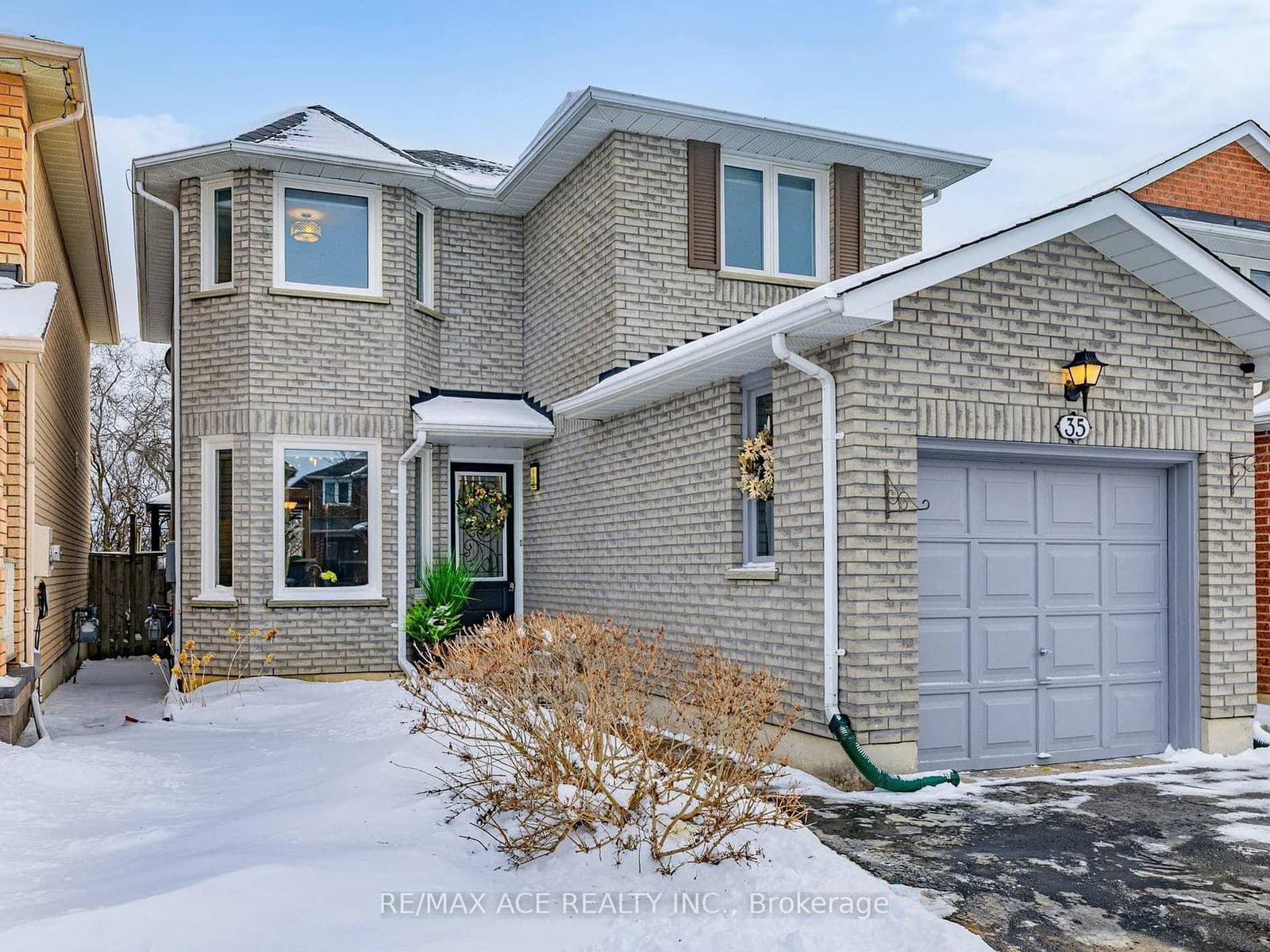 35 Stagemaster Crescent, Clarington, ON L1E 2Y7 - photo 3 of 50