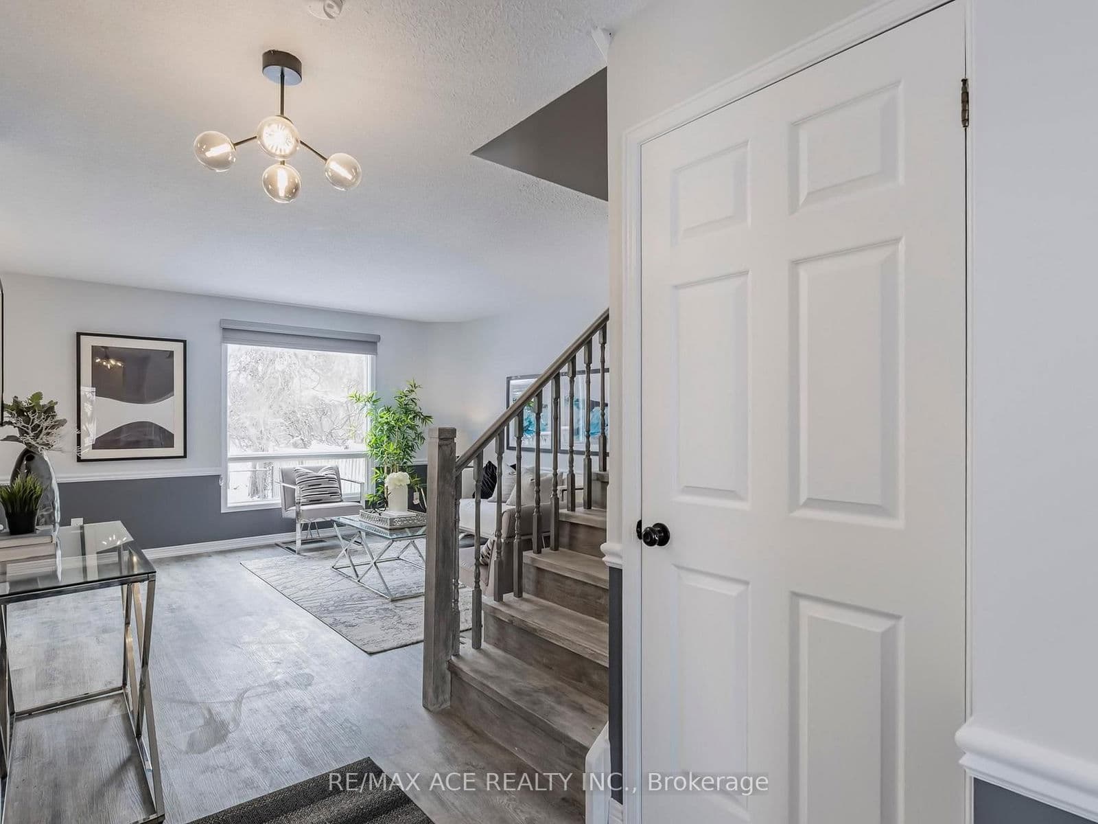 35 Stagemaster Crescent, Clarington, ON L1E 2Y7 - photo 7 of 50