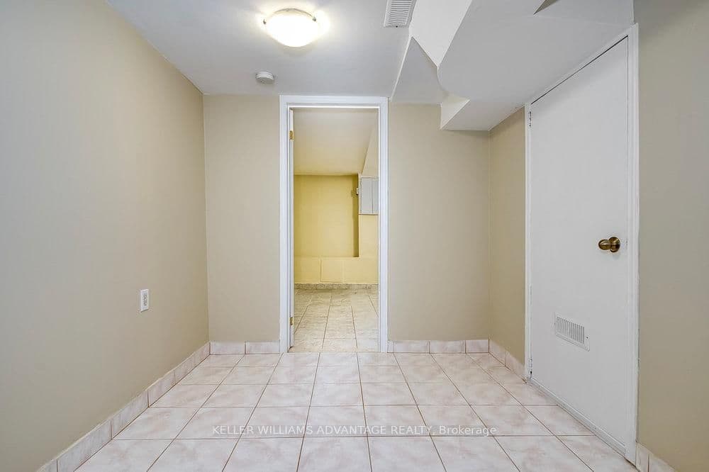 218 Broadview Avenue, Toronto, ON M4M 2G5 - photo 35 of 42