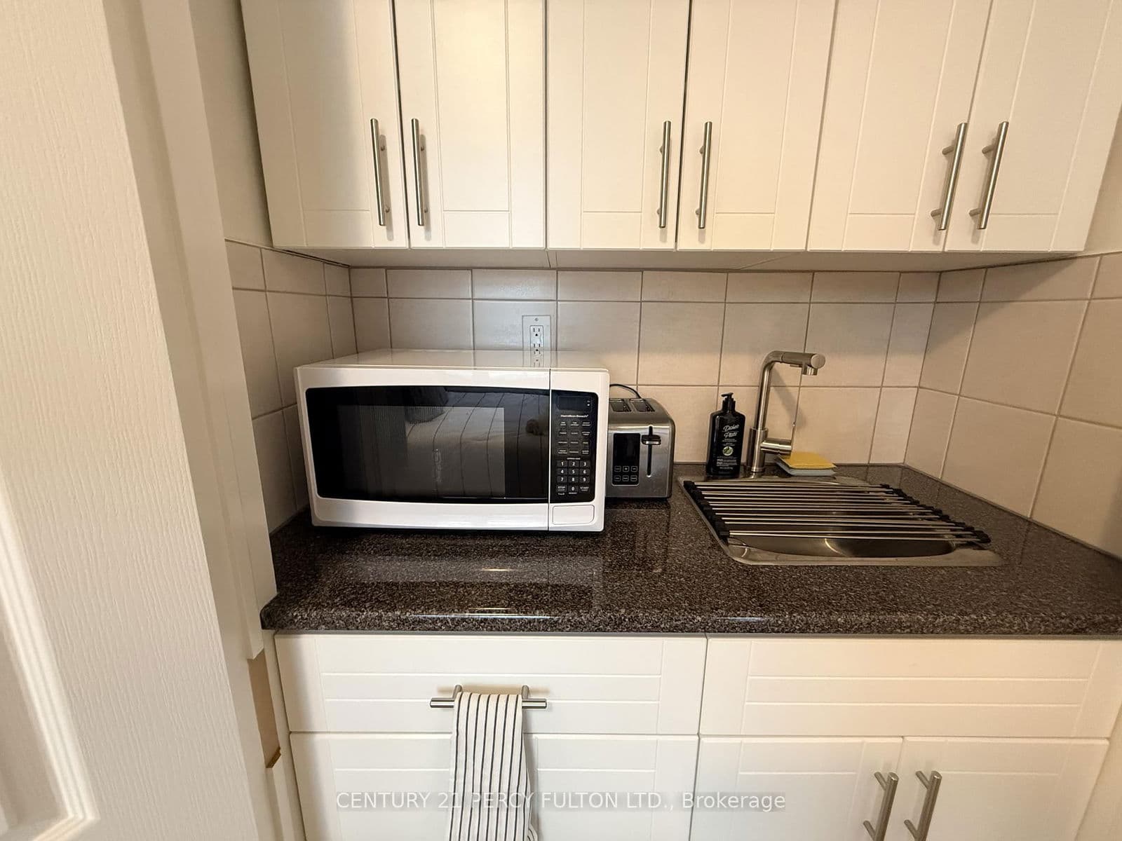 Unit Main 1411 Coral Springs Path, Oshawa, ON L1K 3G1 - photo 7 of 12