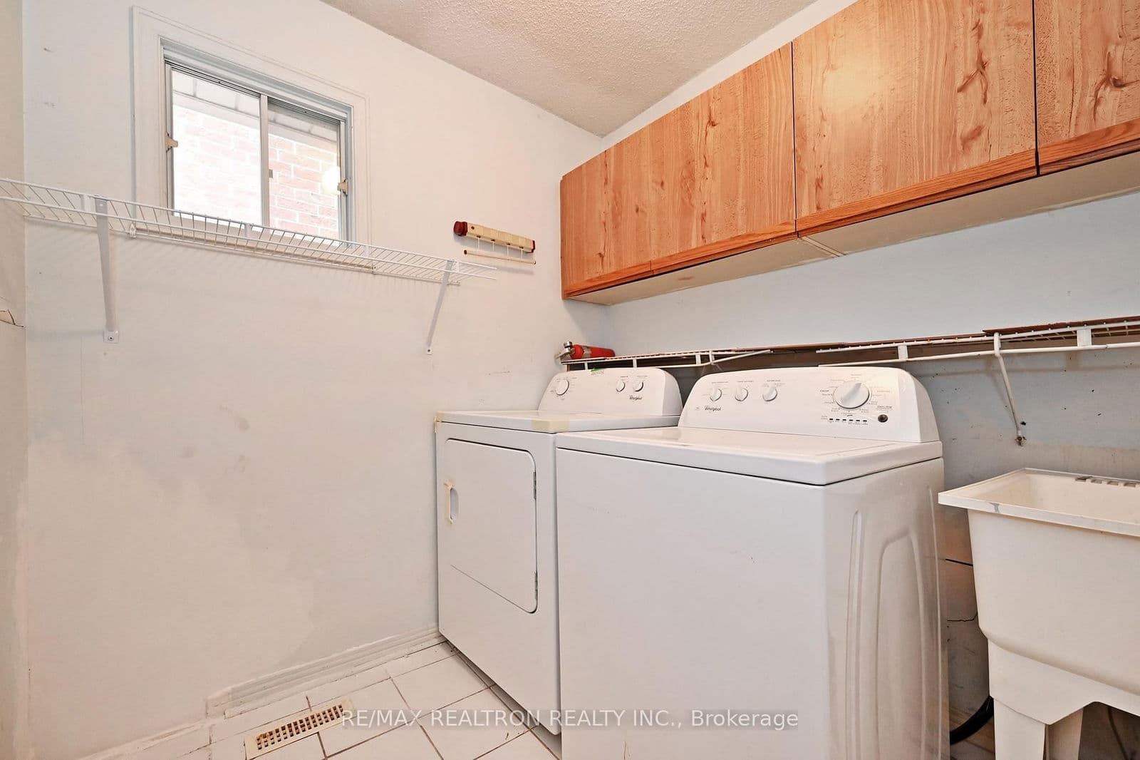 143 Spring Gate Boulevard, Vaughan, ON L4J 3B2 - photo 26 of 44