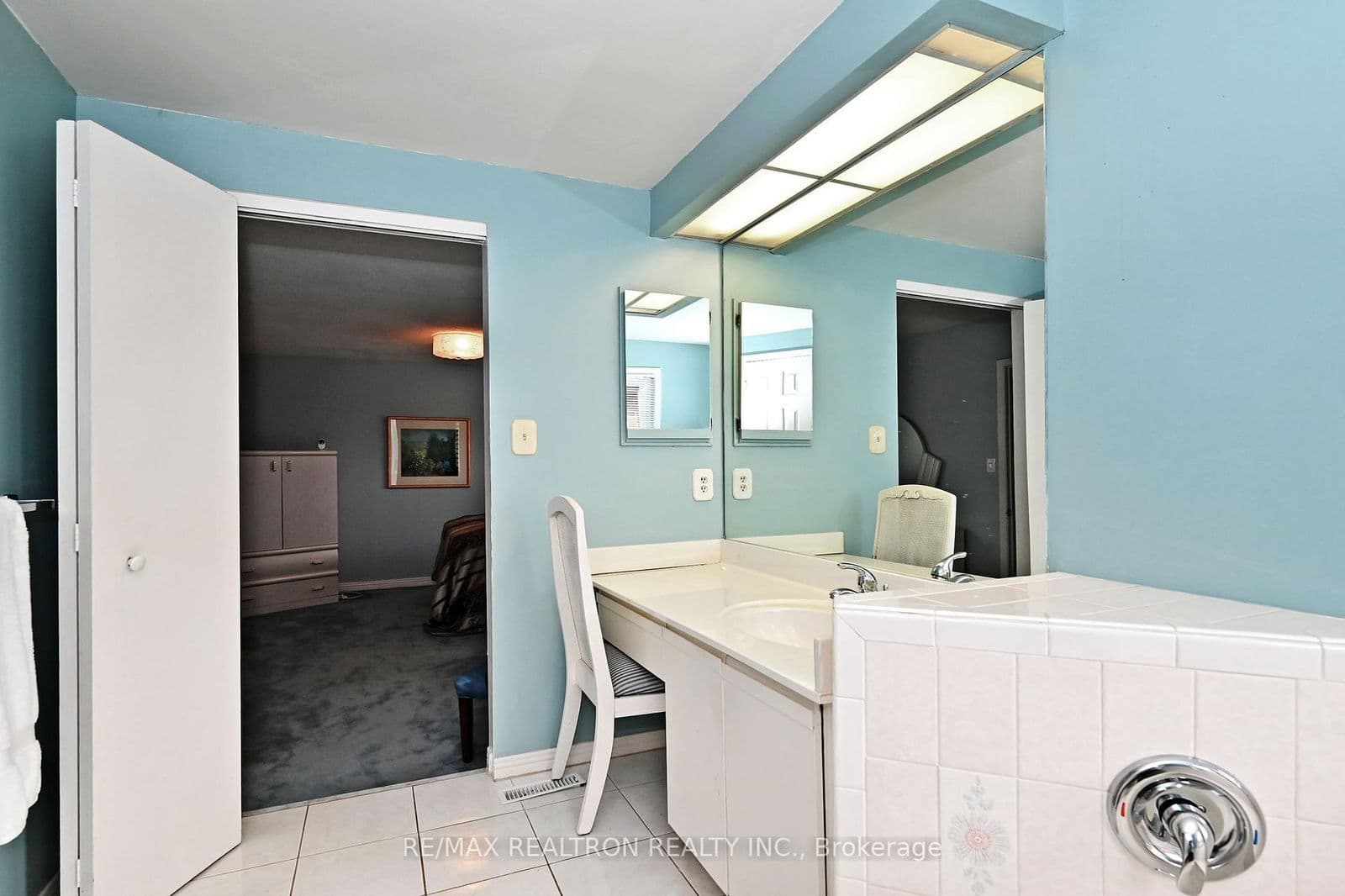 143 Spring Gate Boulevard, Vaughan, ON L4J 3B2 - photo 32 of 44