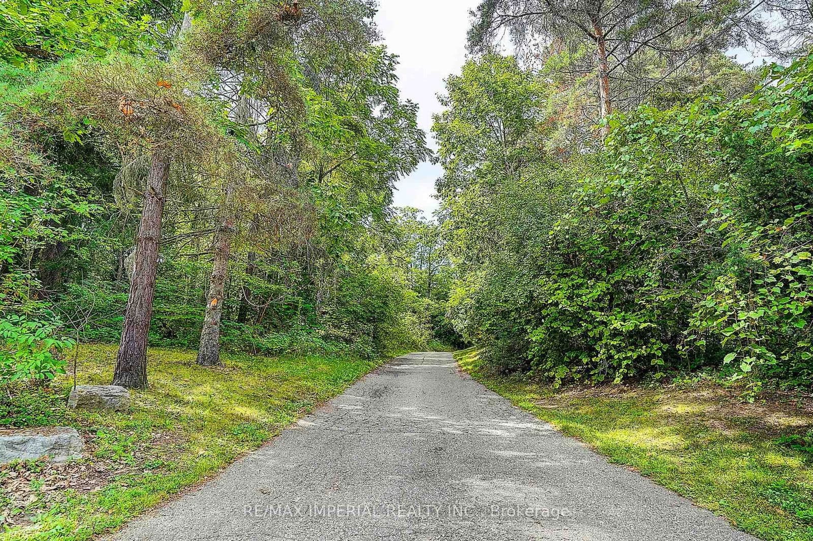 282 Ridge Road, Aurora, ON L4G 0M3 - photo 4 of 40