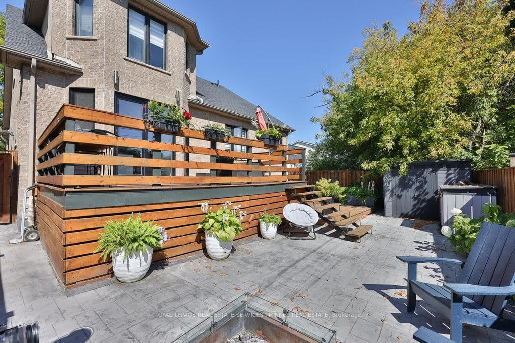 880 6th Street, Mississauga, ON L5E 1N6 - photo 44 of 45