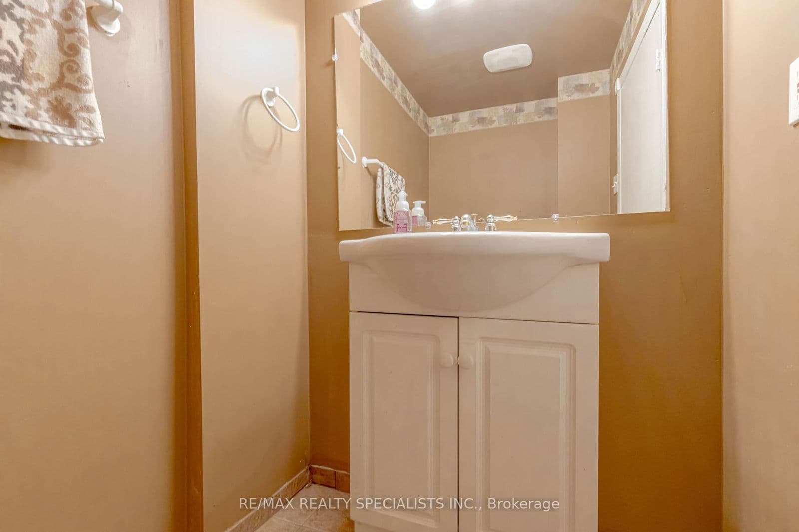 3363 Columbine Crescent, Mississauga, ON L5N 6A8 - photo 46 of 49