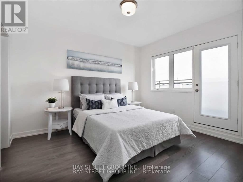 3186 Mintwood Circle, Oakville, ON L6H 0P1 - photo 7 of 22