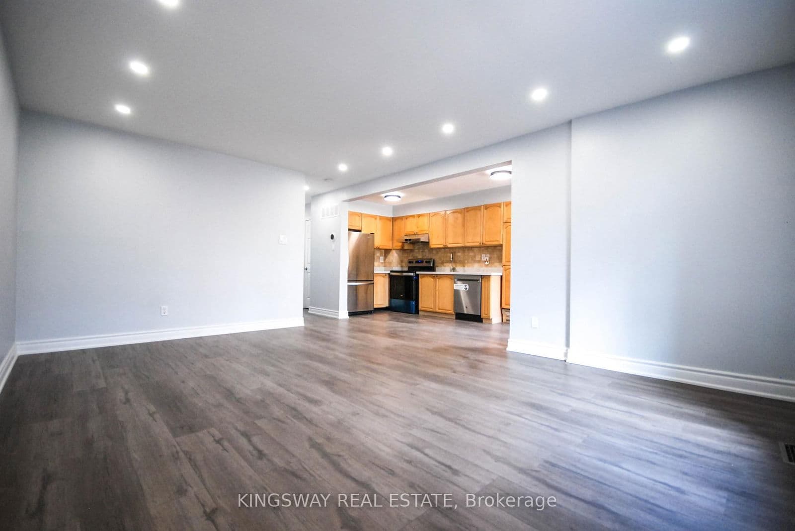 1009 Raintree Lane, Mississauga, ON L5H 3Y5 - photo 3 of 29