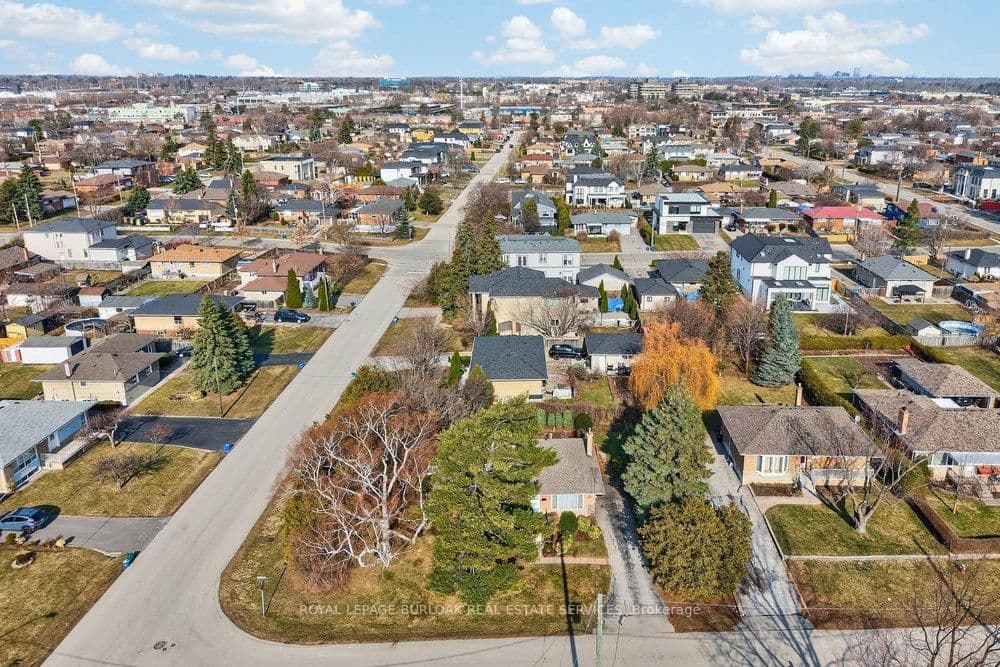 387 Walton Street, Oakville, ON L6K 1R7 - photo 37 of 46