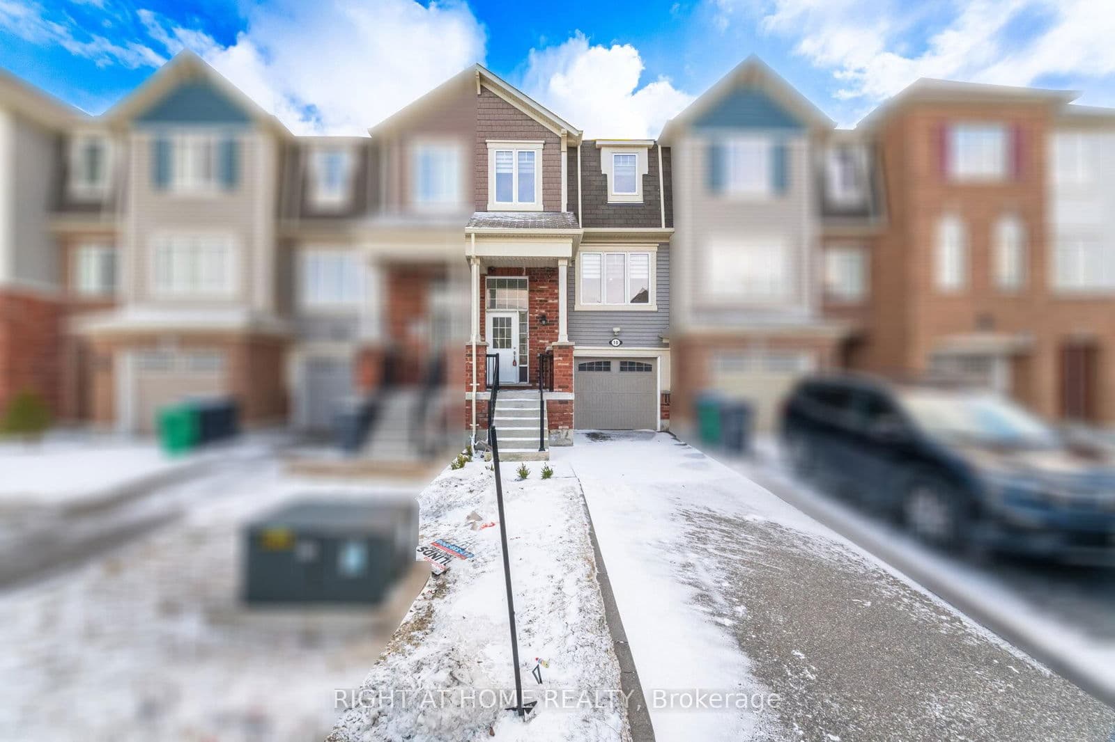 10 Vanhorne Close, Brampton, ON L7A 0X7 - photo 3 of 43