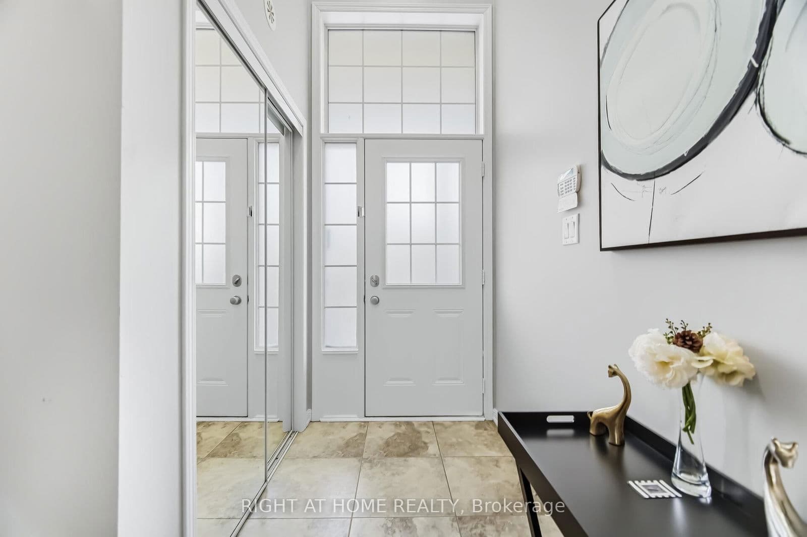 10 Vanhorne Close, Brampton, ON L7A 0X7 - photo 5 of 43