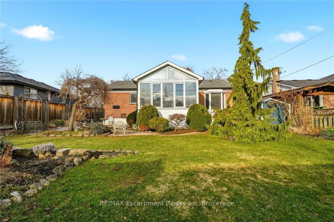 252 Hammersmith Court, Burlington, ON L7L 4N7 - photo 35 of 48