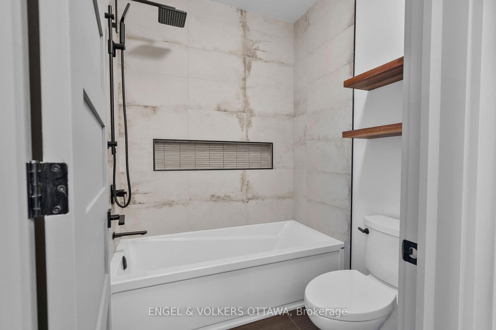 37 Clarendon Avenue, Ottawa, ON K1Y 0P3 - photo 35 of 49