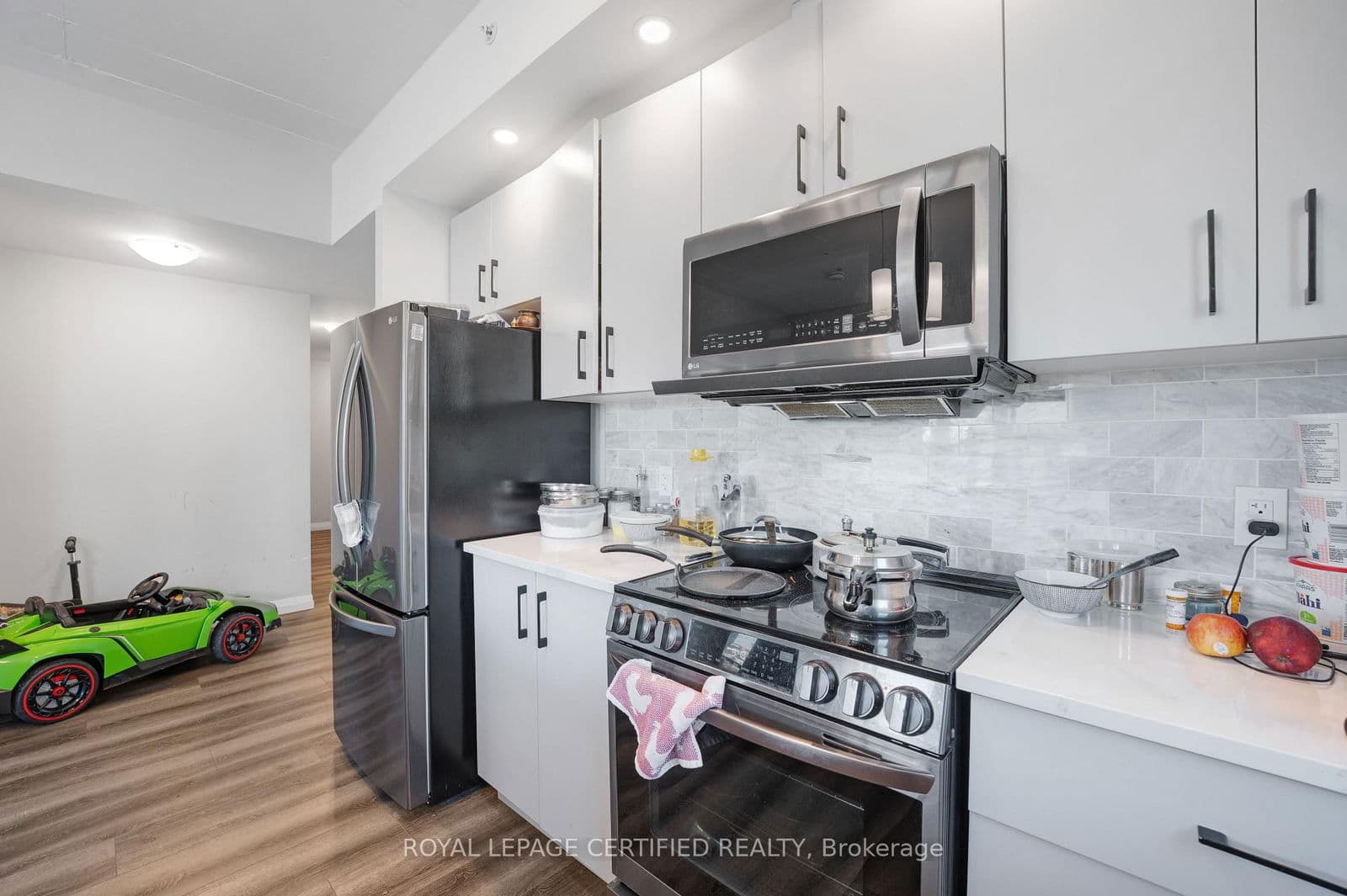 Unit 1502 108 Garment Street, Kitchener, ON N2G 0E2 - photo 11 of 34