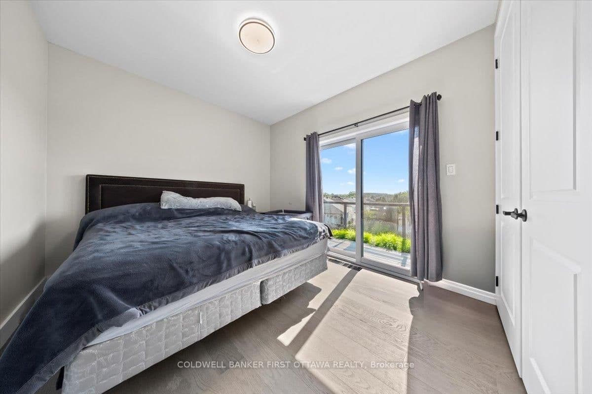 Unit B 22 Inverkip Avenue, Ottawa, ON K1T 4B7 - photo 29 of 42