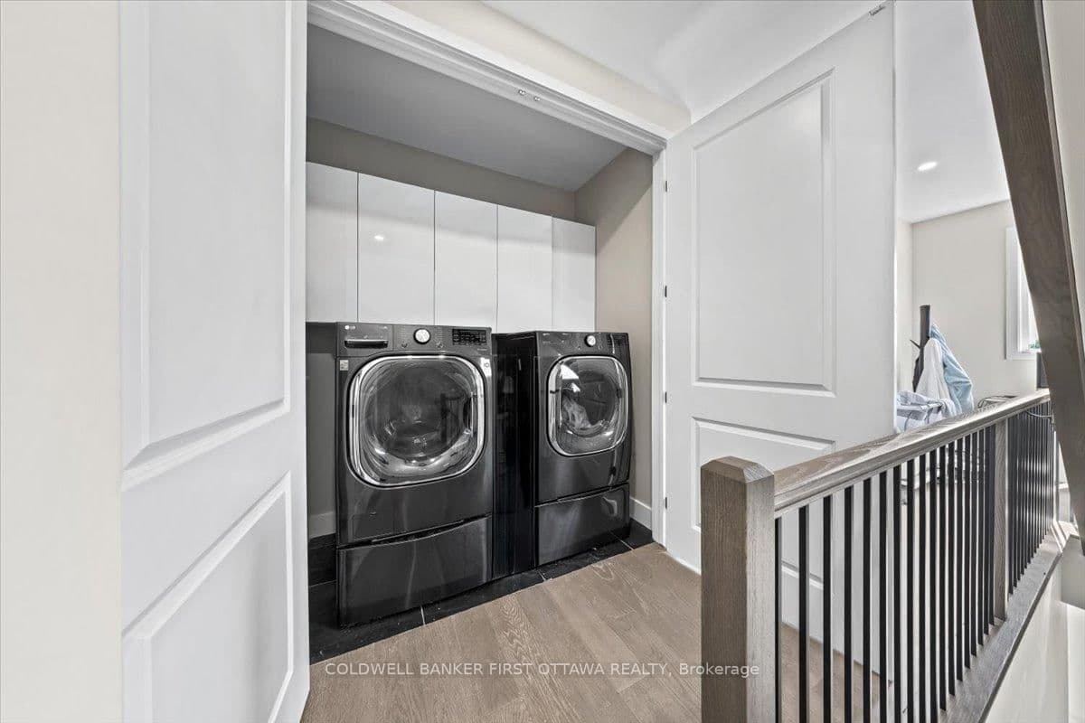 Unit B 22 Inverkip Avenue, Ottawa, ON K1T 4B7 - photo 33 of 42