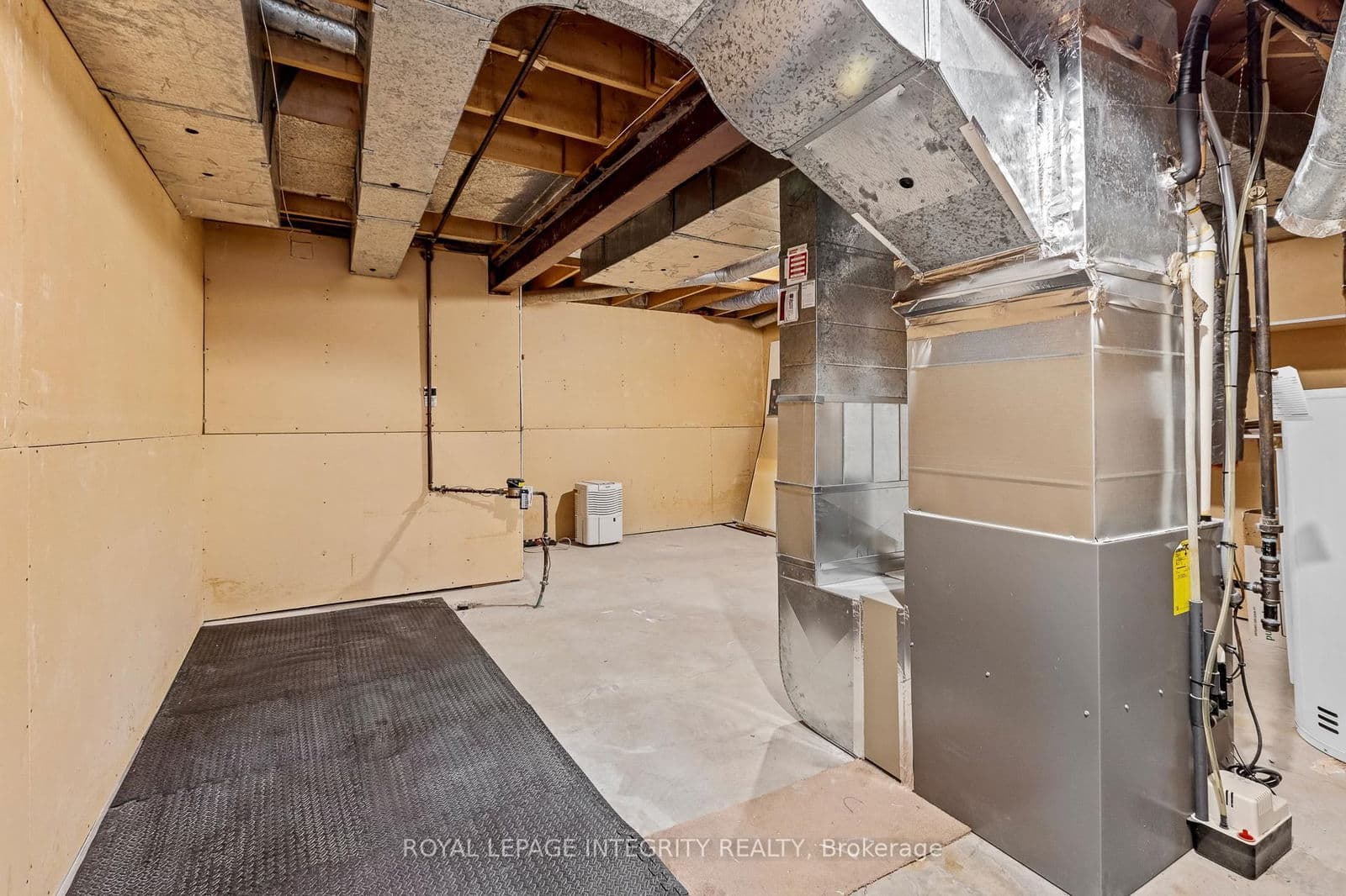 6368 Viseneau Drive, Orleans, ON K1C 2J2 - photo 34 of 35