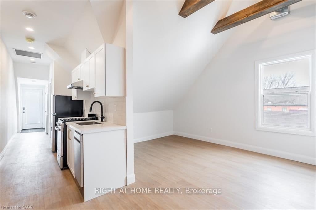 Unit 3 113 Catharine Street, Hamilton, ON L8R 1J5 - photo 5 of 19